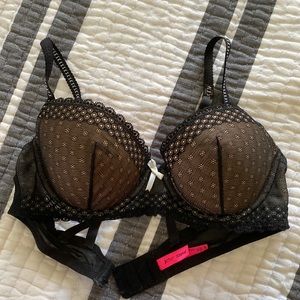 Betsey Johnson black lace bra 36c